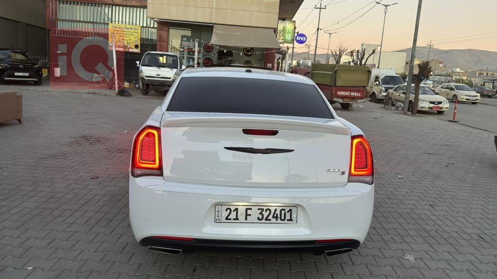 کرایسلەر 300